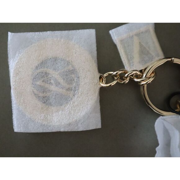 Victoria's Secret 11215800 Two-Tone Blue Charm w/VS Monogram Original Keychain - Picture 7 of 8